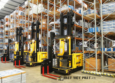 xe-nang-dien-Hyster-Reach-Truck-14-25-tan-ngoi-lai-hinh-3