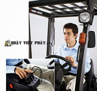 xe-nang-nissan-diesel-forklift-15-den-35-tan-van-hanh-an-toan