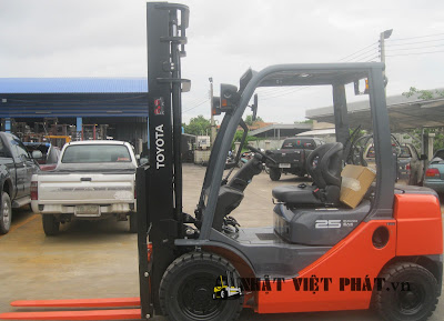 Xe nâng Toyota 62-8FD25 Diesel Forklift